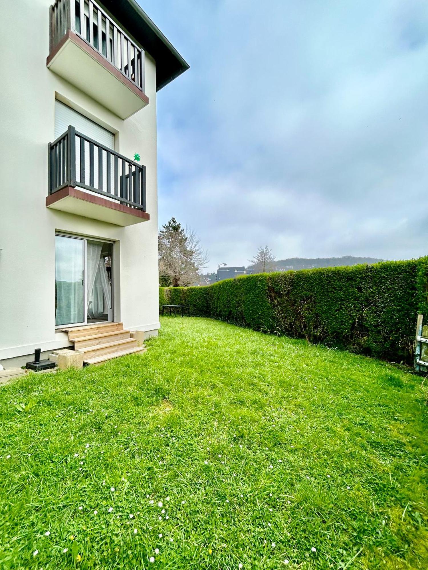 Superbe Appartement Avec Jardin Ensoleille Blonville-sur-Mer Eksteriør bilde